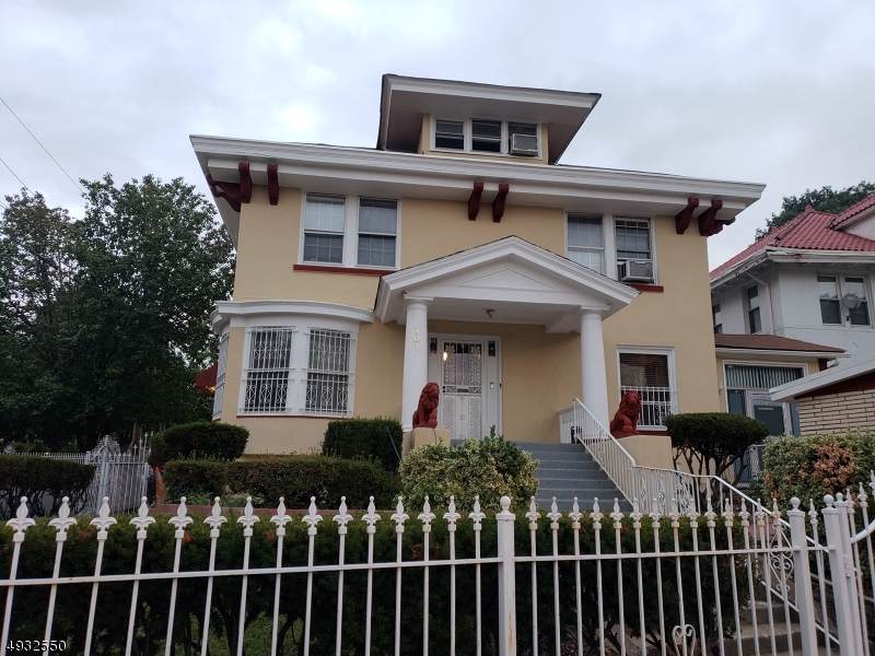 699 Clinton Ave - Photo 1
