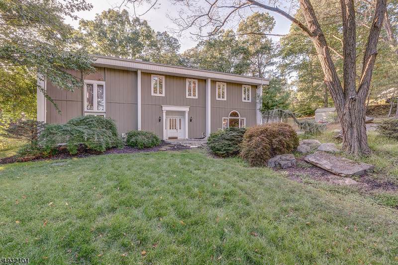 38 Highlands Dr - Photo 1