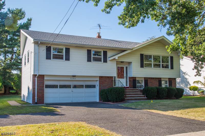 1326 Broad St - Photo 1