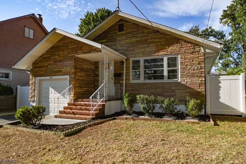 410 Robins St - Photo 1