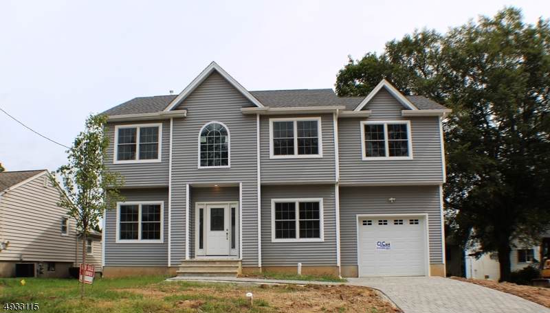 4 Calumet Ave - Photo 1