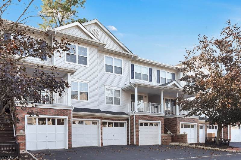 213 Sheffield Ct - Photo 1