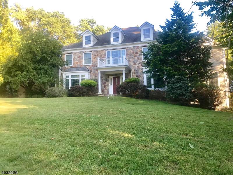 21 Laurelwood Dr - Photo 1