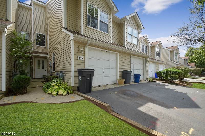 1095 Oakcroft Ln - Photo 1