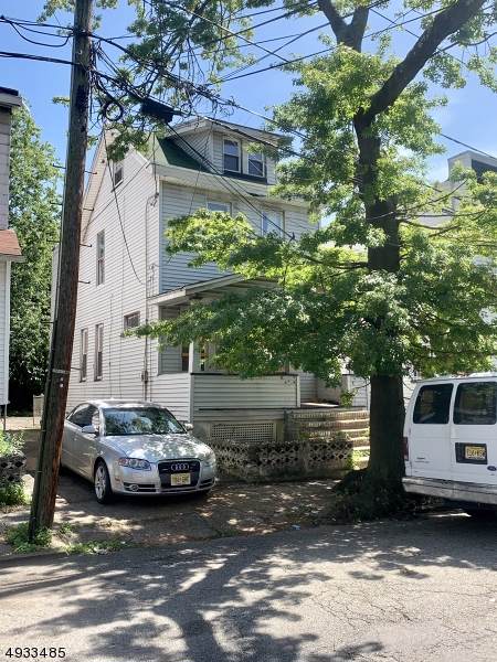250 Leslie St - Photo 1