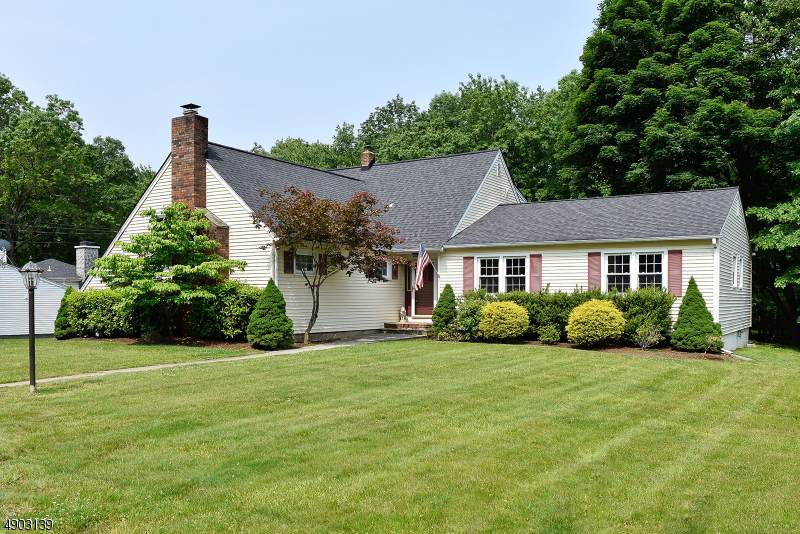 32 Normandy Dr - Photo 1