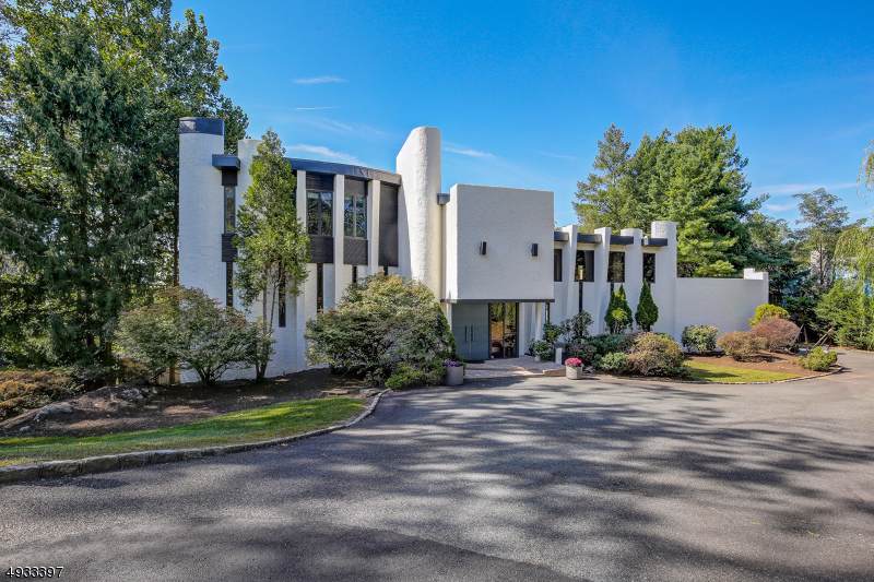 8 Vanderbilt Dr - Photo 1