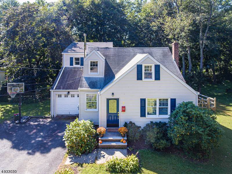 8 Maple Way - Photo 1