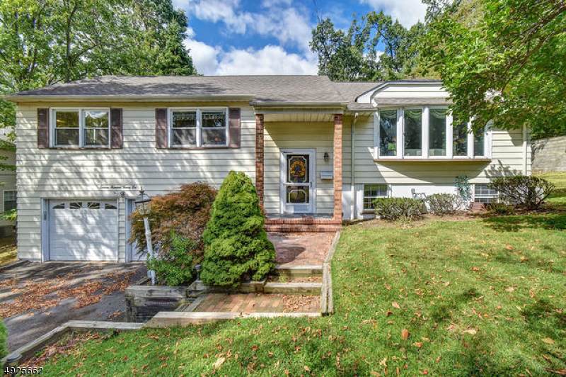 1626 Larkspur Drive - Photo 1