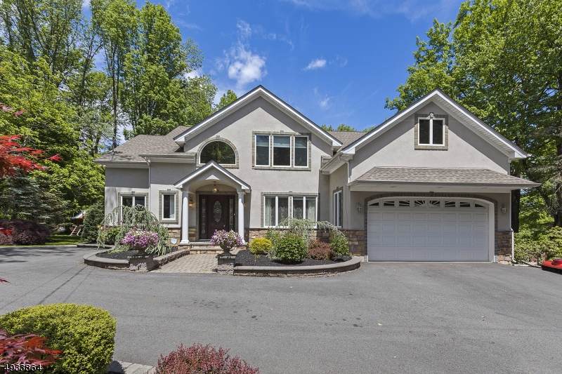 10 Mountainside Dr - Photo 1
