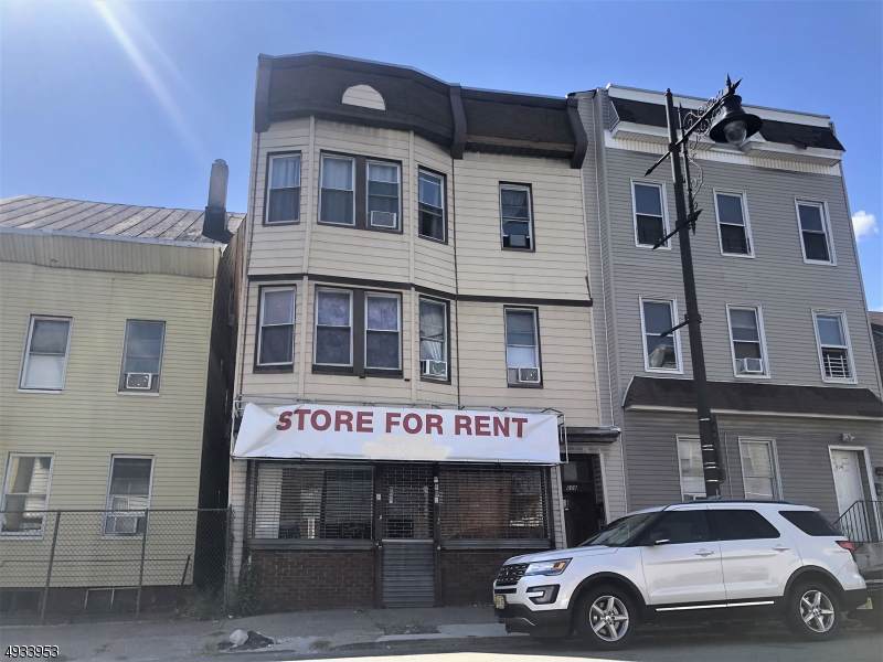 608 Main St - Photo 1