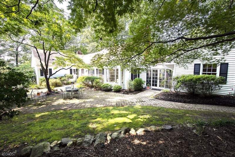 46 Lake Dr - Photo 1