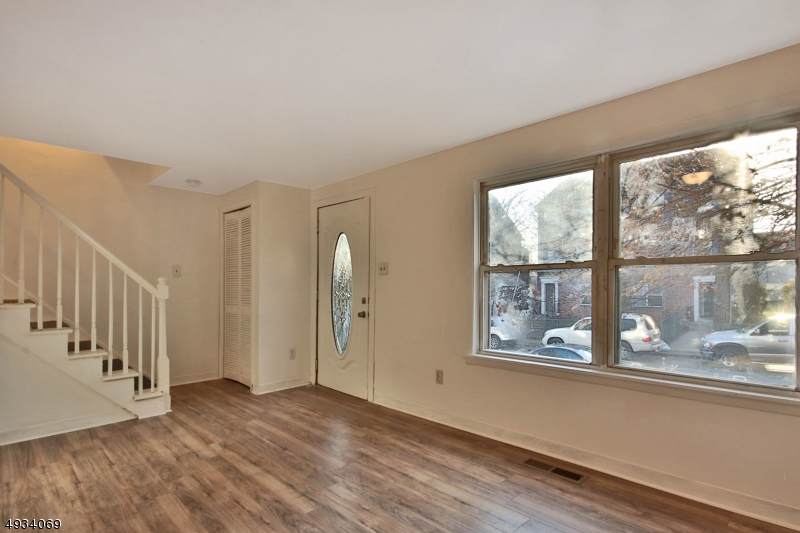 24 Jefferson St - Photo 1