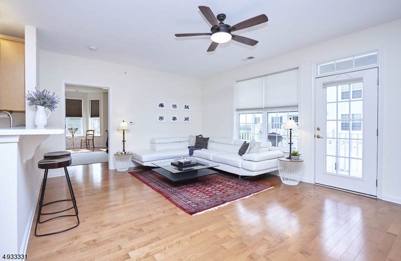 4 Crystal Ct B2 - Photo 1