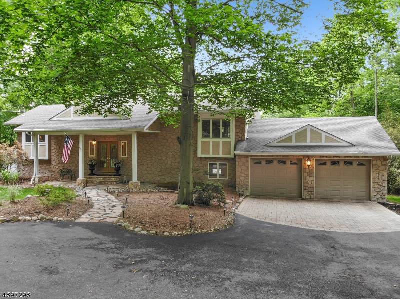 9 Lenape Dr - Photo 1