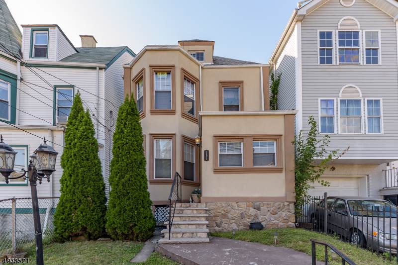 181 Johnson Ave - Photo 1