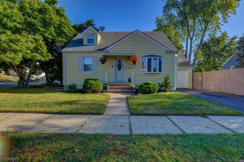 2621 Whittier Pl - Photo 1
