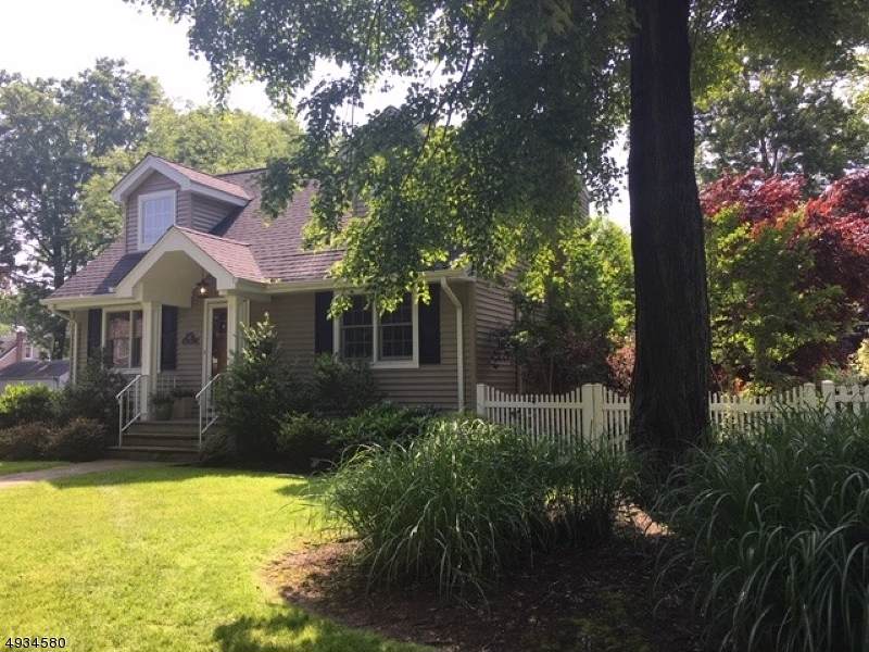 43 Roger Ave - Photo 1