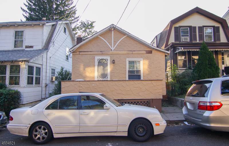 10 Bertha Ave - Photo 1