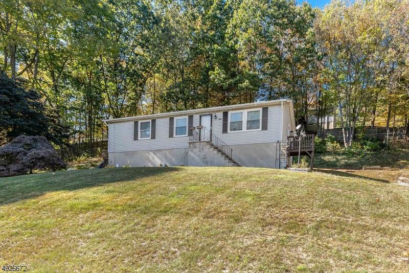 48 Arrowhead Dr - Photo 1