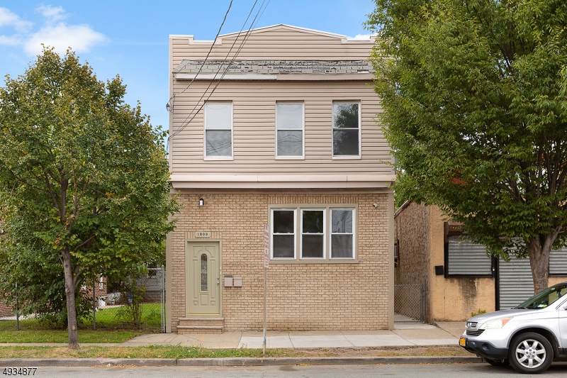 1809 S Wood Ave - Photo 1