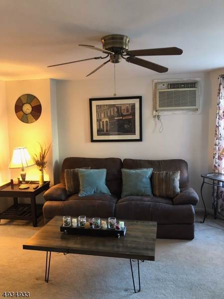 37 William Pl - Photo 1