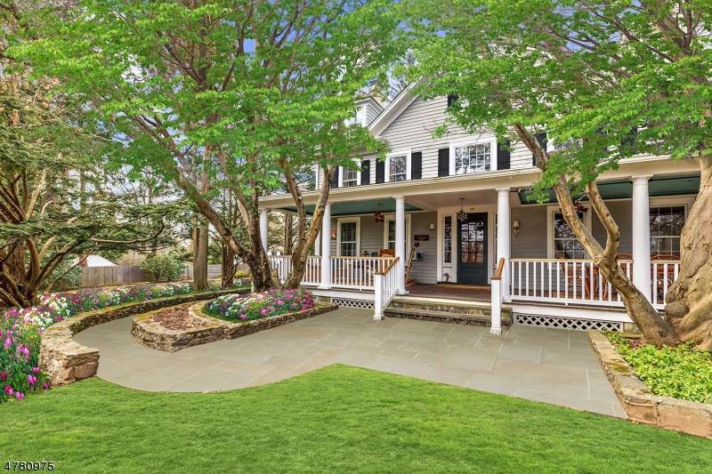 29 Hilltop Rd - Photo 1