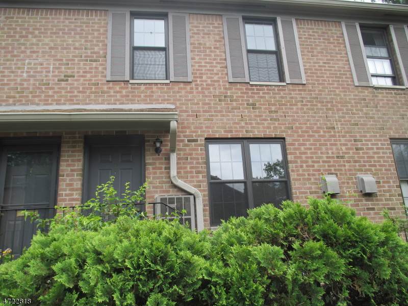 181 Long Hill Rd, J-8 - Photo 1