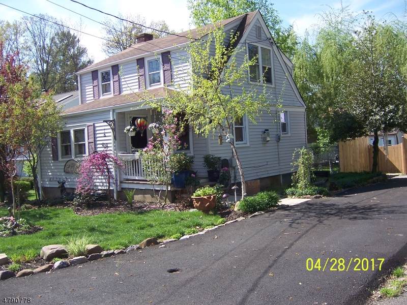 21 Oak Blvd - Photo 1
