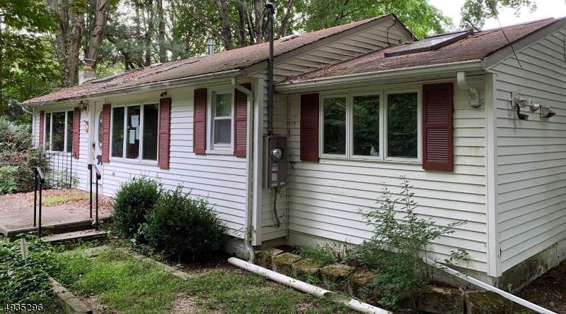 305 Lakewood Ter - Photo 1