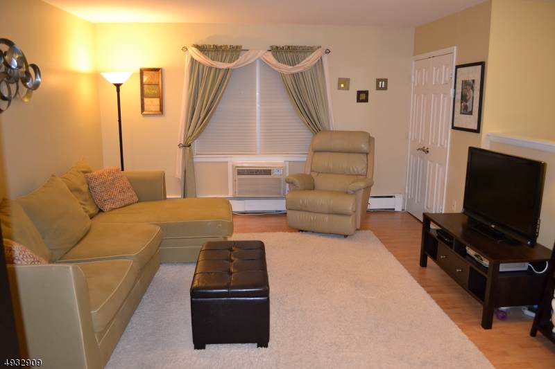 1120 Valley Rd - Photo 1