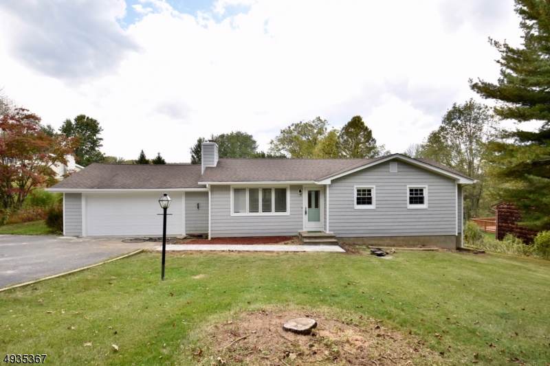 9 Sharon Drive - Photo 1