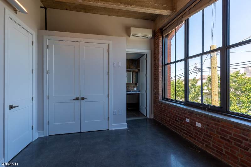 225 Mcwhorter St - Photo 1