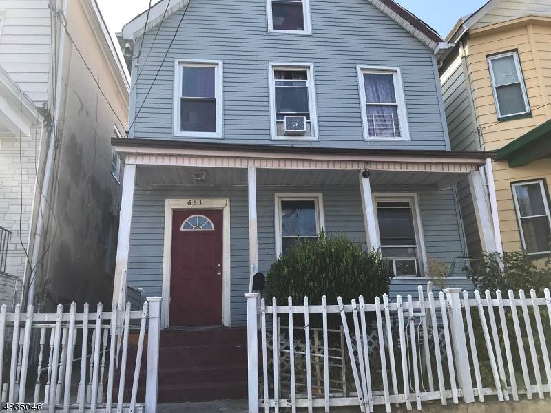 681 Elizabeth St - Photo 1