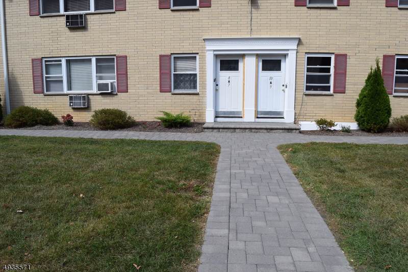 330 Franklin Ave - Photo 1