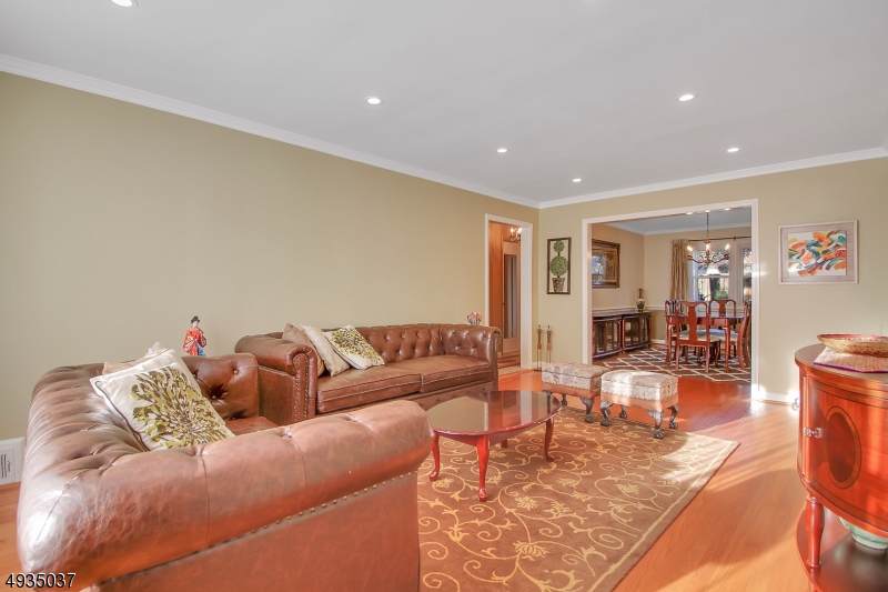 21 Locust Avenue - Photo 1