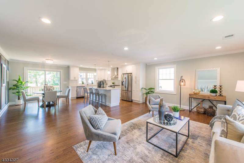 8 Plymouth Dr - Photo 1