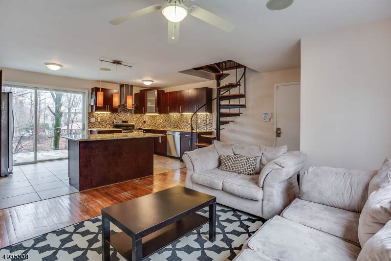 350 Valley View Dr - Photo 1