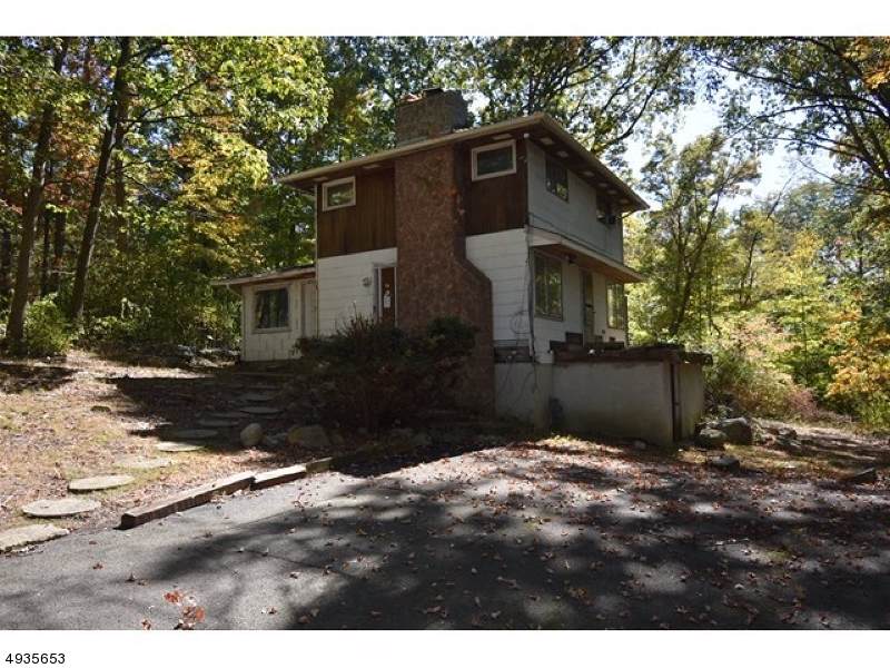 49 Oakwood Dr - Photo 1