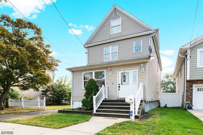 284 W Webster Ave - Photo 1