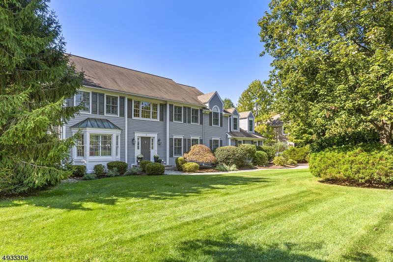 9 Devonshire Ln - Photo 1