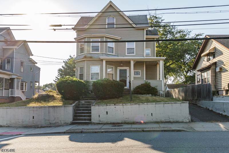 128 Lafayette Ave - Photo 1