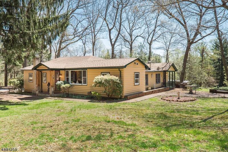 30 Schoolhouse Ln - Photo 1