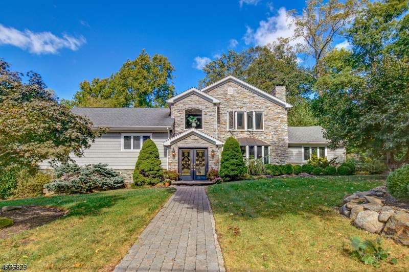 33 Holly Dr - Photo 1