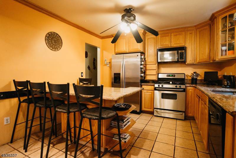 883 Inman Ave - Photo 1