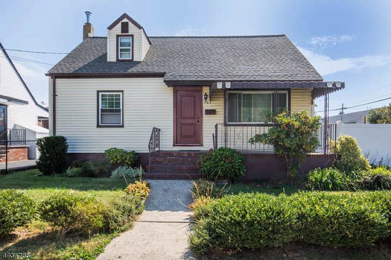 702 Essex Ave - Photo 1