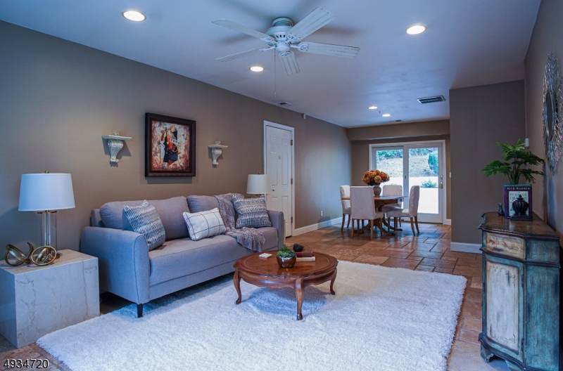 51 Ashwood Dr - Photo 1