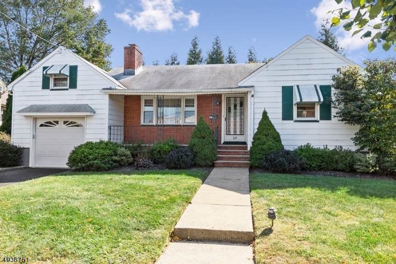 329 Pine Ave - Photo 1