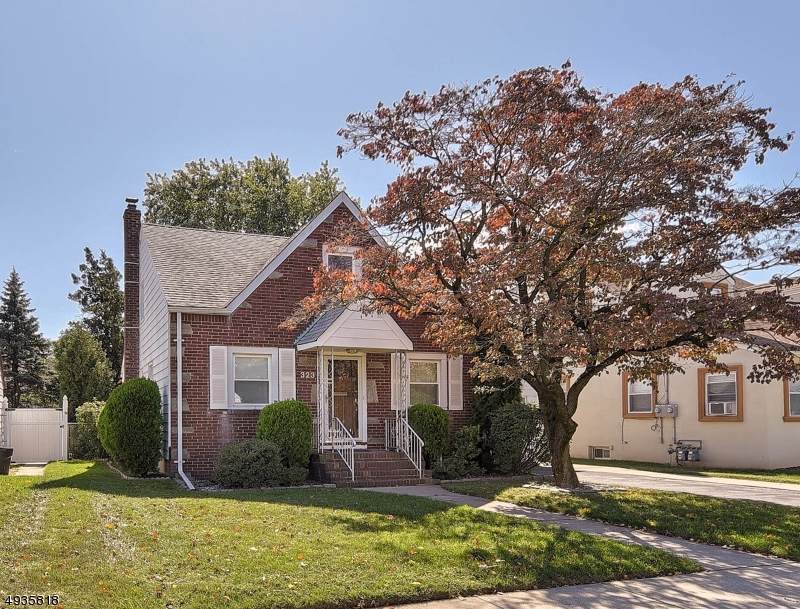 323 Luddington Ave - Photo 1
