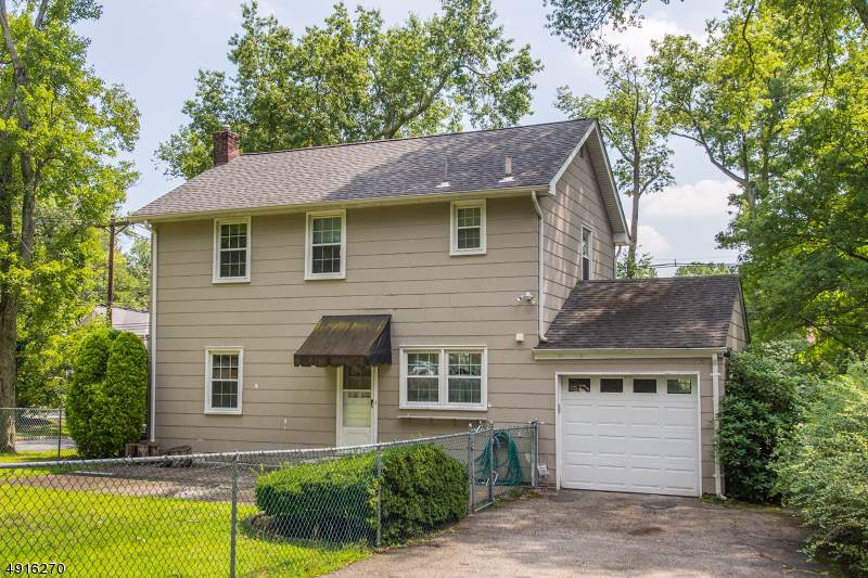 428 S Livingston Ave - Photo 1